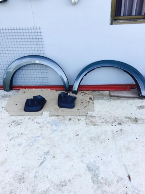 คิ้วล้อหลังไทรทันแคบพร้อมบังโคลน