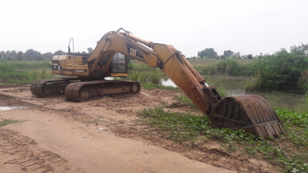 รถแบคโค CATERPILLAR  320B