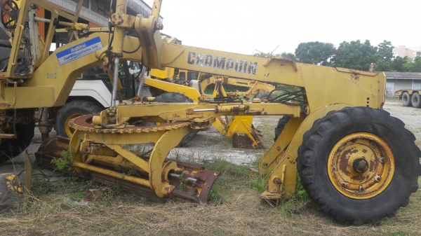 รถเกรด Champion 710A รถเกรด Champion 710A