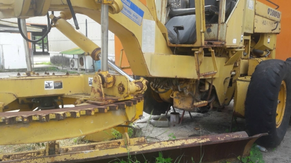 รถเกรด Champion 710A รถเกรด Champion 710A