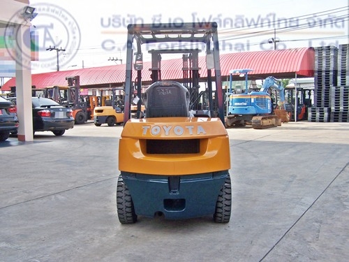 ขาย รถโฟล์คลิฟท์ TOYOTA รุ่น 7-FD25 (1)