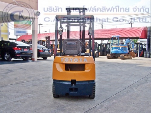 ขาย รถโฟล์คลิฟท์ TOYOTA รุ่น 7FD15