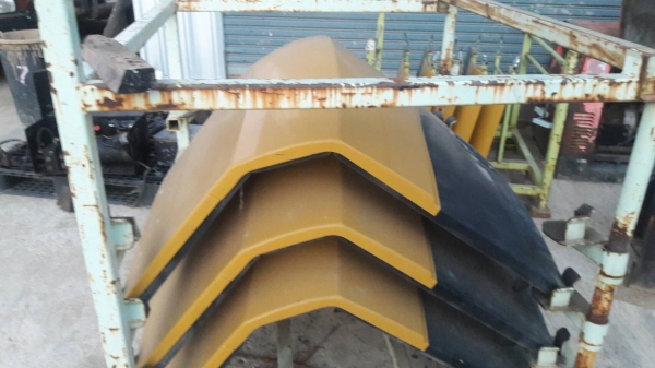 ขายฝาครอบ CAT 307 ชิ้นล่ะ 2,000บาท