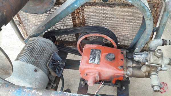 ขาย เครื่องฉีกน้ำแรงดันสูง ใช้ไฟโรงงานบ้านเราได้ มอเตอร์7แรง  ไฟ3สาย ขายราคา 16,000 บาท