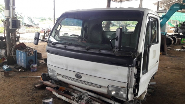 ลดราคาเหลือ32,000 บาท///// ขายหัวเก๋งหกล้อกลาง NISSAN PU  หัวกว้างสภาพสวยทั้งภายในและภายนอก ทำความสะอาดพร้อมใช้งาน สามารถดัดแปลง ใส่รถได้หลายรุ่น