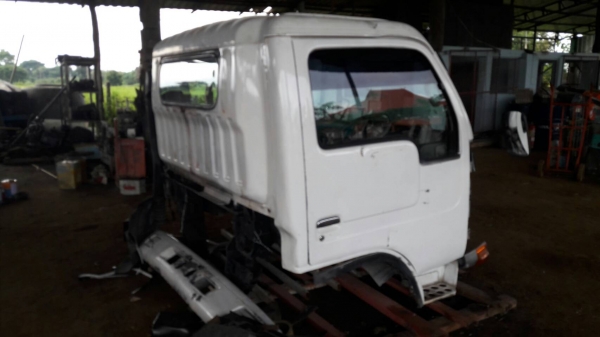 ลดราคาเหลือ32,000 บาท///// ขายหัวเก๋งหกล้อกลาง NISSAN PU  หัวกว้างสภาพสวยทั้งภายในและภายนอก ทำความสะอาดพร้อมใช้งาน สามารถดัดแปลง ใส่รถได้หลายรุ่น