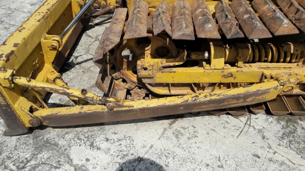 แทร็คเตอร์ KOMATSU รุ่น 21 PL  4 สูบ ถานดันกว้าง 2.55 เมตร