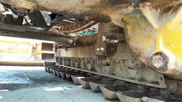 แทร็คเตอร์ KOMATSU รุ่น 21 PL  4 สูบ ถานดันกว้าง 2.55 เมตร