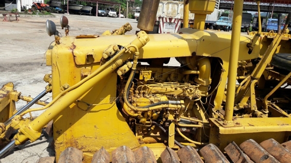 แทร็คเตอร์ KOMATSU รุ่น 21 PL  4 สูบ ถานดันกว้าง 2.55 เมตร