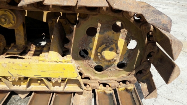 แทร็คเตอร์ KOMATSU รุ่น 21 PL  4 สูบ ถานดันกว้าง 2.55 เมตร