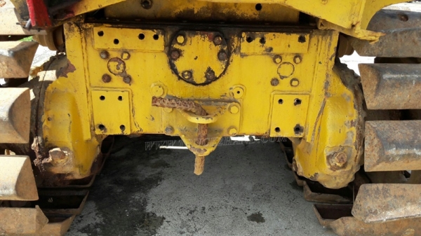 แทร็คเตอร์ KOMATSU รุ่น 21 PL  4 สูบ ถานดันกว้าง 2.55 เมตร