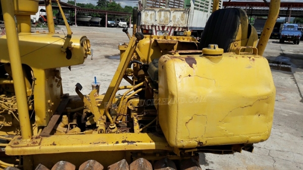 แทร็คเตอร์ KOMATSU รุ่น 21 PL  4 สูบ ถานดันกว้าง 2.55 เมตร