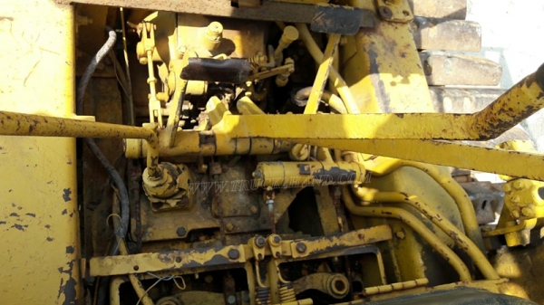 แทร็คเตอร์ KOMATSU รุ่น 21 PL  4 สูบ ถานดันกว้าง 2.55 เมตร