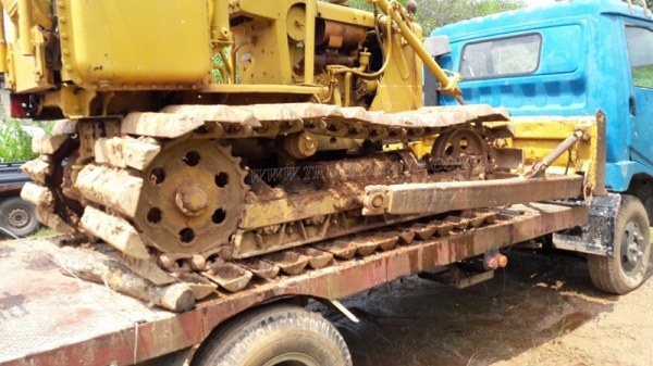 แทร็คเตอร์ KOMATSU รุ่น 21 PL  4 สูบ ถานดันกว้าง 2.55 เมตร