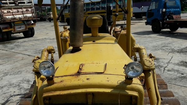 แทร็คเตอร์ KOMATSU รุ่น 21 PL  4 สูบ ถานดันกว้าง 2.55 เมตร