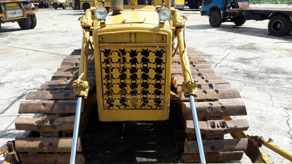 แทร็คเตอร์ KOMATSU รุ่น 21 PL  4 สูบ ถานดันกว้าง 2.55 เมตร