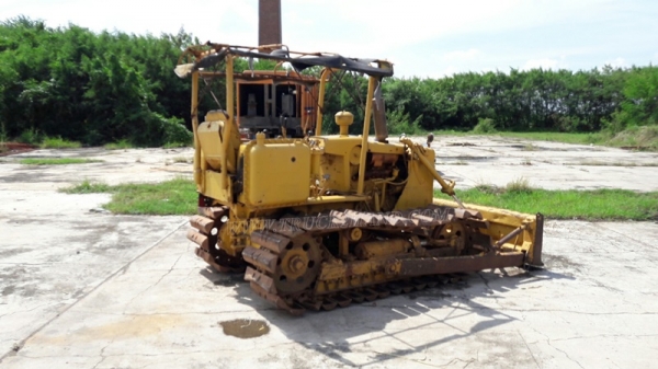 แทร็คเตอร์ KOMATSU รุ่น 21 PL  4 สูบ ถานดันกว้าง 2.55 เมตร
