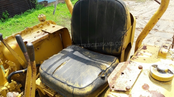 แทร็คเตอร์ KOMATSU รุ่น 21 PL  4 สูบ ถานดันกว้าง 2.55 เมตร