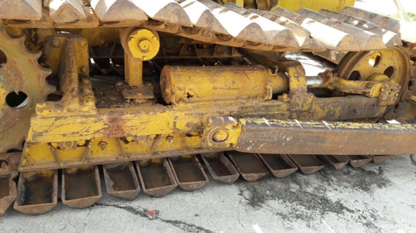 แทร็คเตอร์ KOMATSU รุ่น 21 PL  4 สูบ ถานดันกว้าง 2.55 เมตร