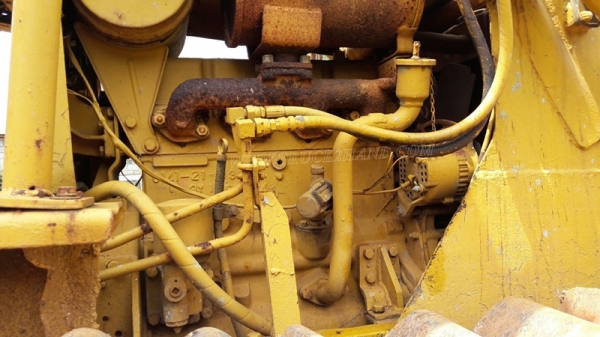 แทร็คเตอร์ KOMATSU รุ่น 21 PL  4 สูบ ถานดันกว้าง 2.55 เมตร