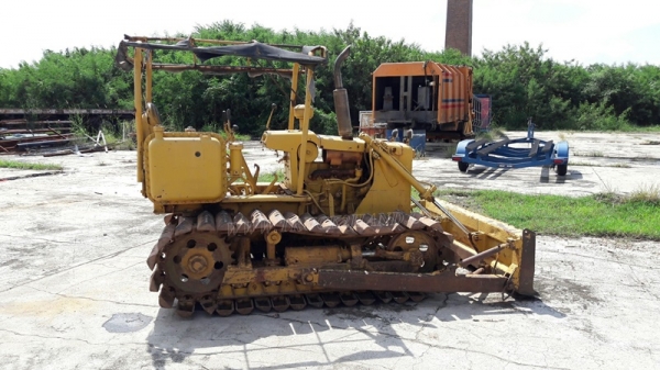 แทร็คเตอร์ KOMATSU รุ่น 21 PL  4 สูบ ถานดันกว้าง 2.55 เมตร