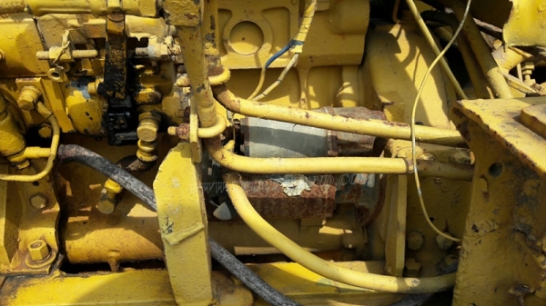 แทร็คเตอร์ KOMATSU รุ่น 21 PL  4 สูบ ถานดันกว้าง 2.55 เมตร