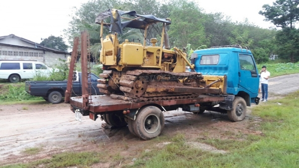 แทร็คเตอร์ KOMATSU รุ่น 21 PL  4 สูบ ถานดันกว้าง 2.55 เมตร