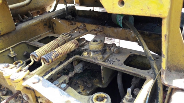 แทร็คเตอร์ KOMATSU รุ่น 21 PL  4 สูบ ถานดันกว้าง 2.55 เมตร