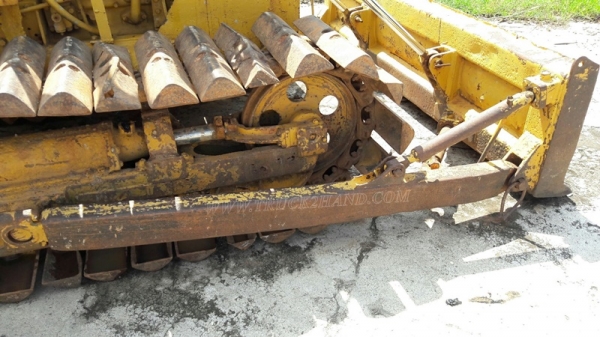 แทร็คเตอร์ KOMATSU รุ่น 21 PL  4 สูบ ถานดันกว้าง 2.55 เมตร