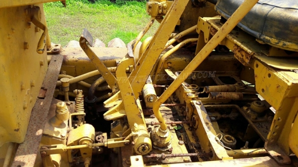 แทร็คเตอร์ KOMATSU รุ่น 21 PL  4 สูบ ถานดันกว้าง 2.55 เมตร