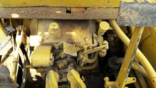 แทร็คเตอร์ KOMATSU รุ่น 21 PL  4 สูบ ถานดันกว้าง 2.55 เมตร