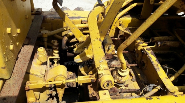 แทร็คเตอร์ KOMATSU รุ่น 21 PL  4 สูบ ถานดันกว้าง 2.55 เมตร