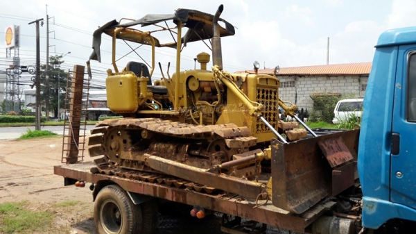 แทร็คเตอร์ KOMATSU รุ่น 21 PL  4 สูบ ถานดันกว้าง 2.55 เมตร