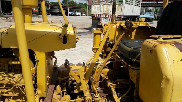 แทร็คเตอร์ KOMATSU รุ่น 21 PL  4 สูบ ถานดันกว้าง 2.55 เมตร