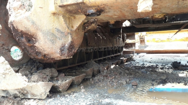 แทร็คเตอร์ KOMATSU รุ่น 21 PL  4 สูบ ถานดันกว้าง 2.55 เมตร