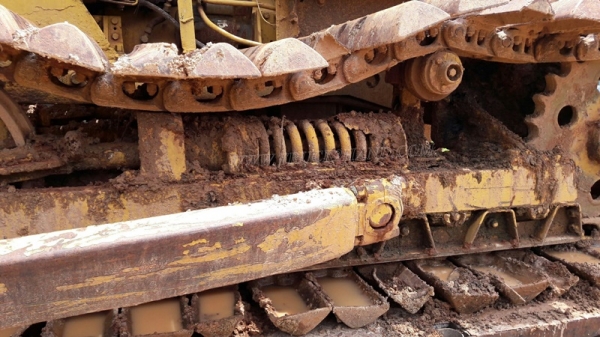 แทร็คเตอร์ KOMATSU รุ่น 21 PL  4 สูบ ถานดันกว้าง 2.55 เมตร