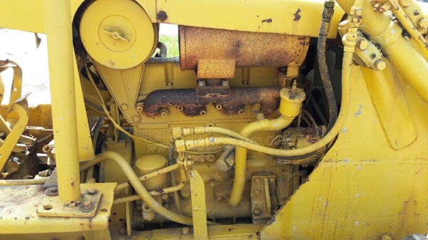 แทร็คเตอร์ KOMATSU รุ่น 21 PL  4 สูบ ถานดันกว้าง 2.55 เมตร