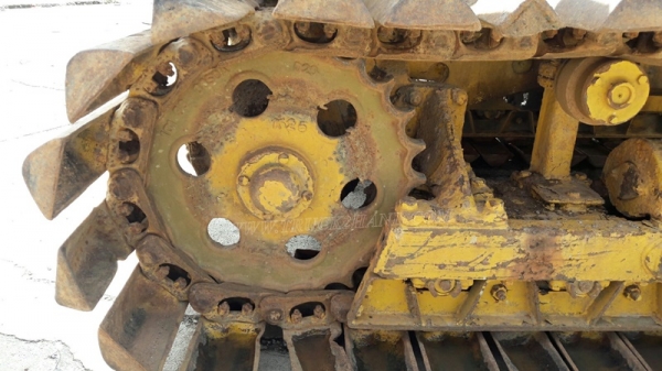 แทร็คเตอร์ KOMATSU รุ่น 21 PL  4 สูบ ถานดันกว้าง 2.55 เมตร