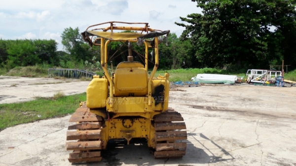 แทร็คเตอร์ KOMATSU รุ่น 21 PL  4 สูบ ถานดันกว้าง 2.55 เมตร