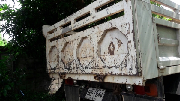 ขายรถ 6 ล้อ ดั้มพ์ ISUZU SFR 165 ปี 36 รถห้างแท้
