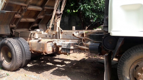 ขายรถ 6 ล้อ ดั้มพ์ ISUZU SFR 165 ปี 36 รถห้างแท้
