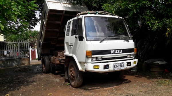 ขายรถ 6 ล้อ ดั้มพ์ ISUZU SFR 165 ปี 36 รถห้างแท้