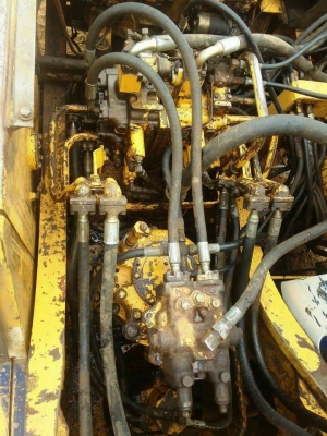 ขาย Komatsu Pc200-5 สภาพสวยพร้อมใช้ ต่อคุณอ๊อฟพิจิตร086-737-9991 ขาย Komatsu Pc200-5 สภาพสวยพร้อมใช้ ต่อคุณอ๊อฟพิจิตร086-737-9991