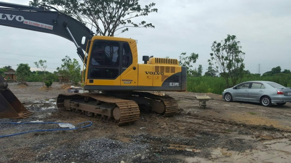 รถแบคโคVolvo EC210B ปี2013 ทำงาน 2000 ชม. 1,650,000 รถแบคโคVolvo EC210B ปี2013 ทำงาน 2000 ชม. 1,650,000