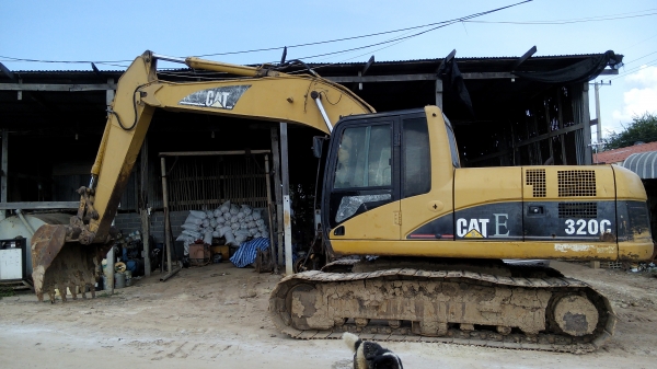 ขายด่วน รถขุดแบคโฮ CAT320C ขายด่วน รถขุดแบคโฮ CAT320C
