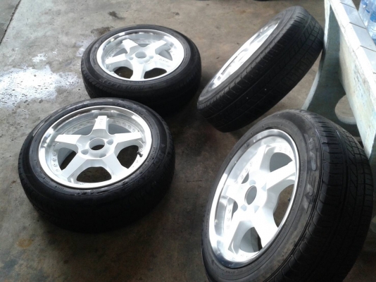 ขอบ15นิ้ว4รู100 พร้อมยาง ชุดนี้ ราคา 5900 บาท