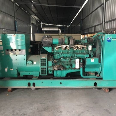 เครื่องปั่นไฟ Cummins Onan 385KVA (หน้าจอคอมมาน) เครื่องปั่นไฟ Cummins Onan 385KVA (หน้าจอคอมมาน)