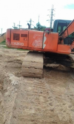 ขาย 465,000 HITACHI EX 200-3  เครื่องดี ปั้มแรง ช่วงล่างอ่อน รถพร้อมใช้ เอกสารหนังสือสัญญาซื้อขาย(ชลบุรี) 090-772-3710 090-772-3708