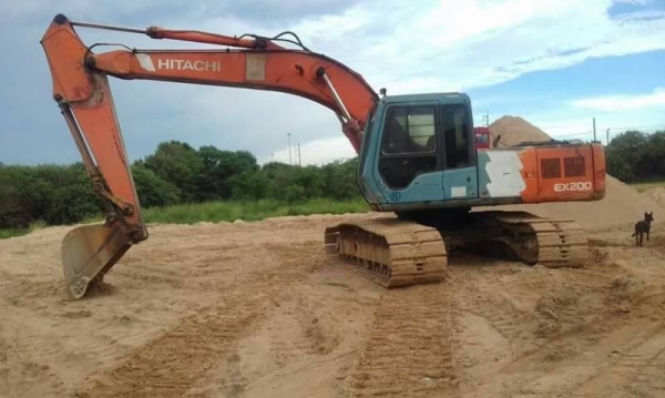 ขาย 465,000 HITACHI EX 200-3  เครื่องดี ปั้มแรง ช่วงล่างอ่อน รถพร้อมใช้ เอกสารหนังสือสัญญาซื้อขาย(ชลบุรี) 090-772-3710 090-772-3708