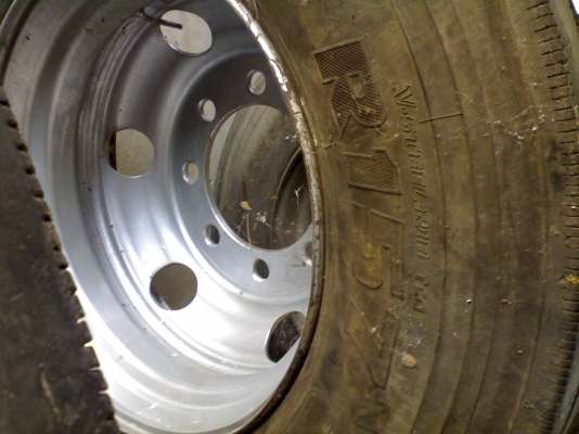 ยาง Bridgestone R157(11R22.5) พร้อมล้อเม็กซ์ 5 เส้น